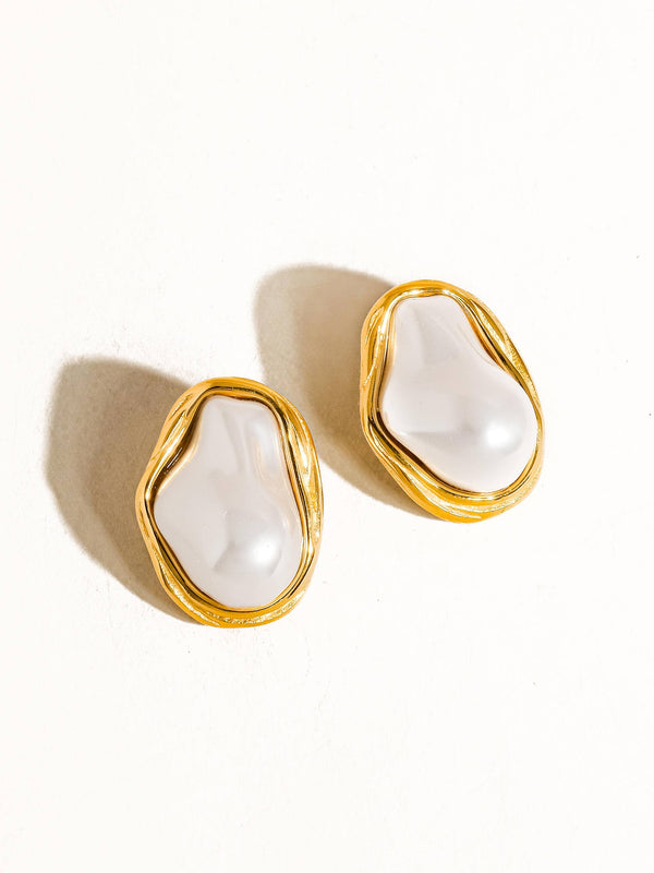 Yasmin  Pearl Round Earrings